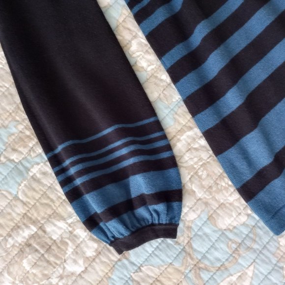 STYLE & CO SIZE MEDIUM BLUE AND BLACK TUNIC SWEATER Nice! - Picture 3 of 4